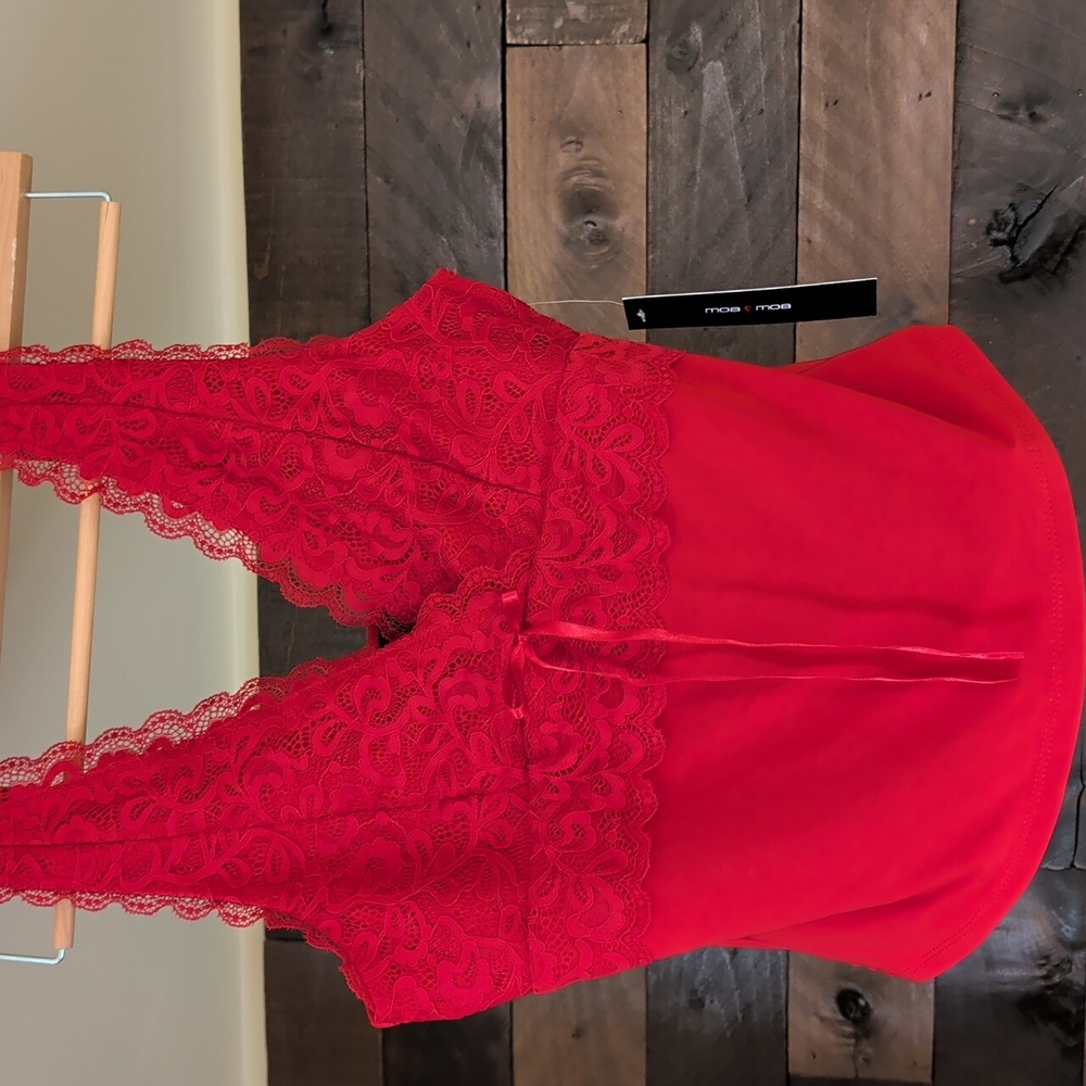 Moa Moa Vibrant Red Top - Picture 4 of 8